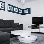 شقة Ella *