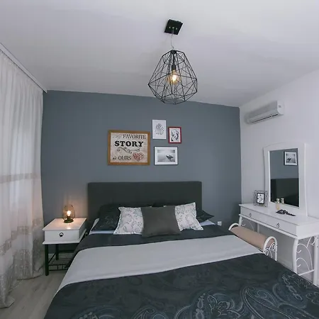 Ella Apartman *