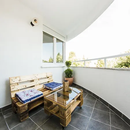 Ella Apartment